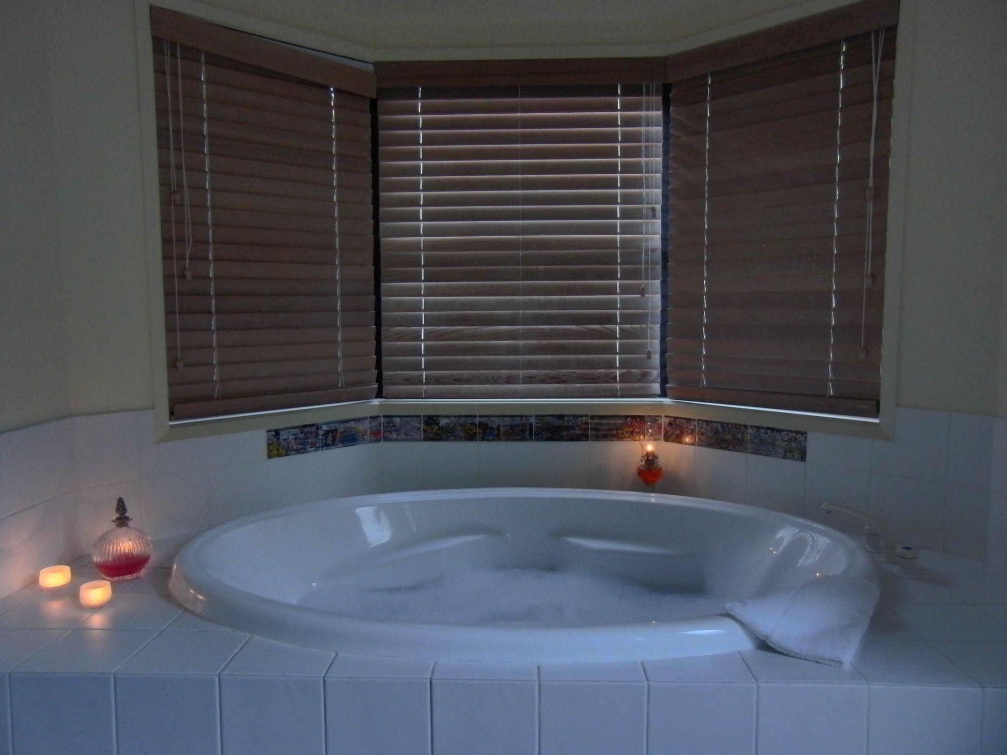 Noosa Edge Nudist Retreat Bed and Breakfast Doonan Esterno foto