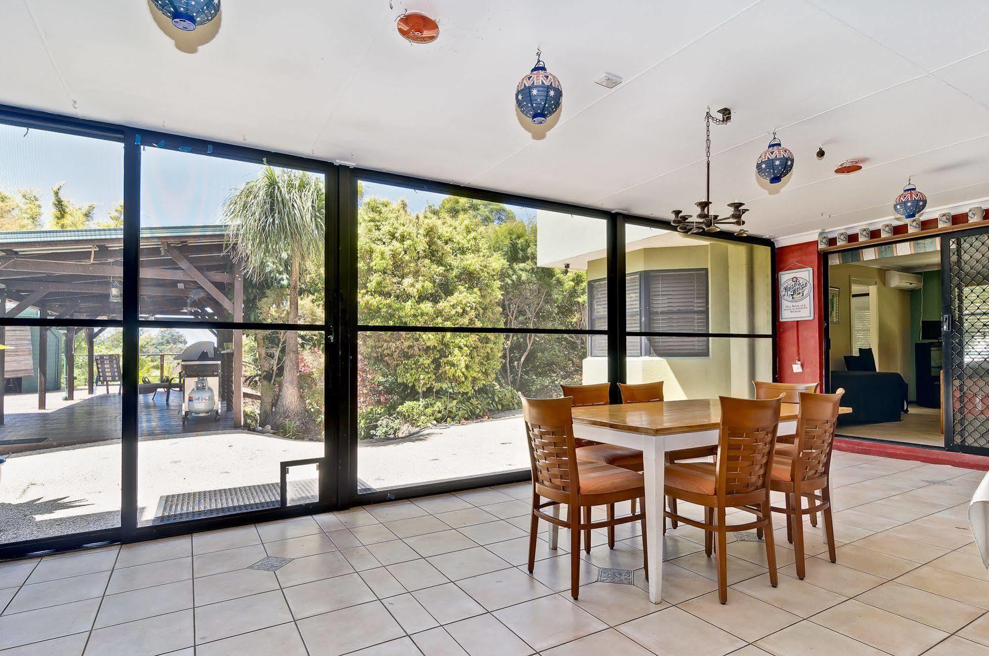 Noosa Edge Nudist Retreat Bed and Breakfast Doonan Esterno foto